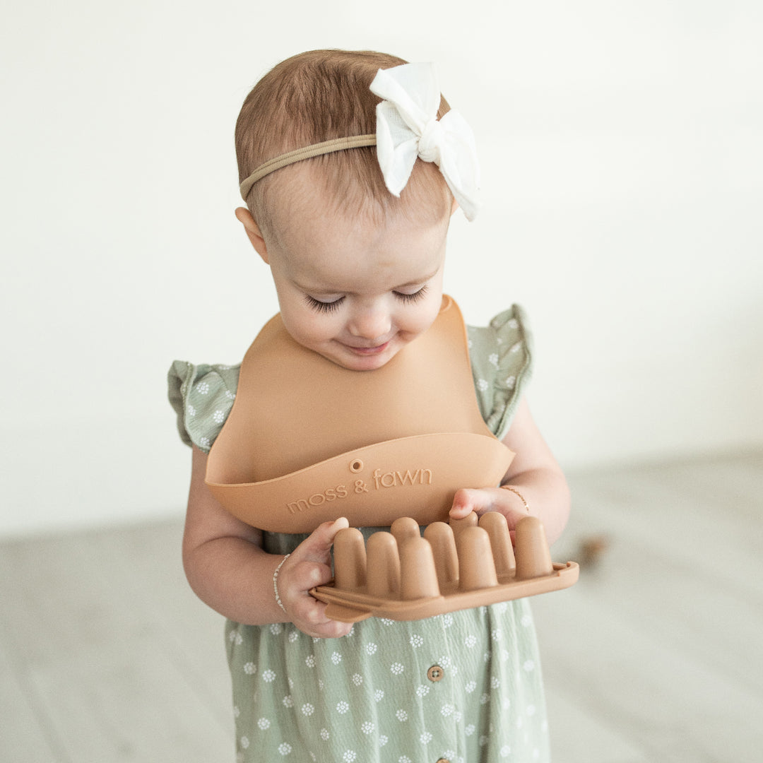 silicone baby bib roll 