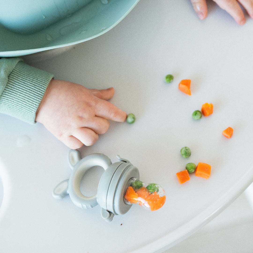 Baby food pacifier feeder with silicone mesh for teething relief